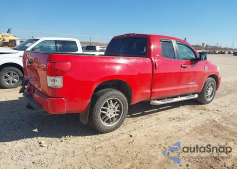 2011 Toyota Tundra Grade 5.7L V8 z USA, uszkodzony, nr VIN 5TFRY5F1XBX100324
